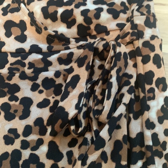 MOTHERHOOD Maternity Leopard Print High Low Flowy Nursing Wrap Dress Women’s M - Picture 8 of 15